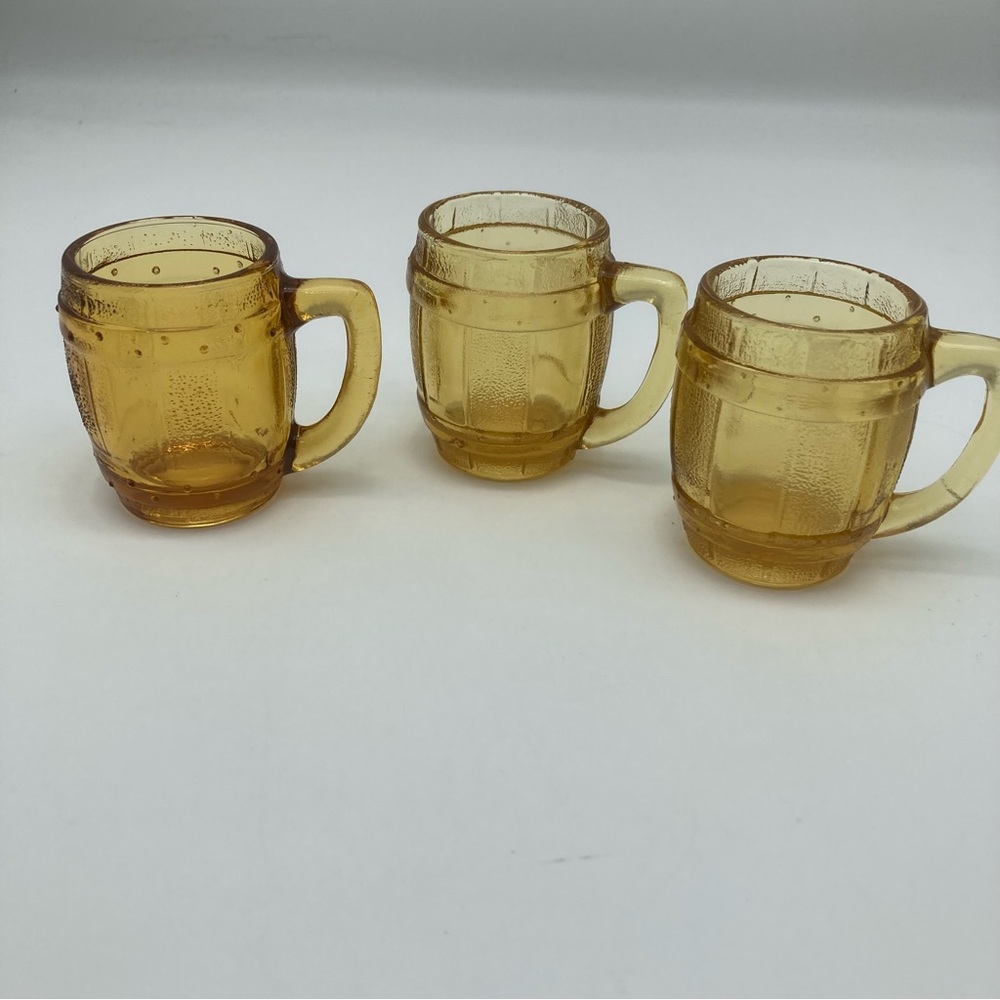 Vintage amber glass whiskey barrel mug shot glasses/toothpick holders